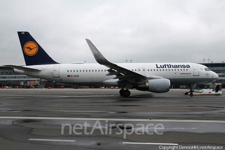 Lufthansa Airbus A320-214 (D-AIUN) | Photo 479305