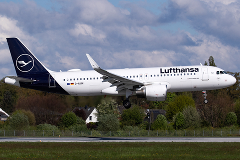 Lufthansa Airbus A320-214 (D-AIUN) at  Hamburg - Fuhlsbuettel (Helmut Schmidt), Germany