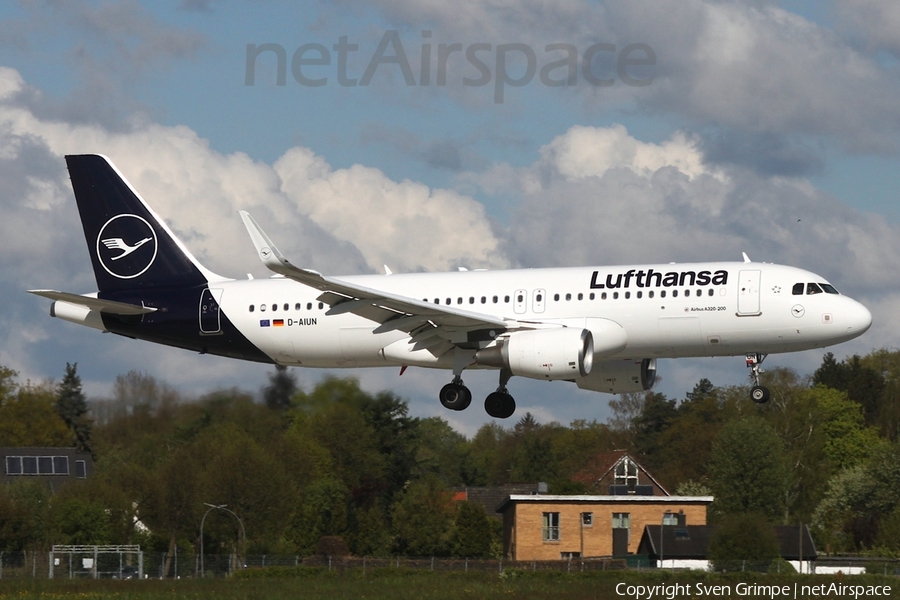 Lufthansa Airbus A320-214 (D-AIUN) | Photo 621339