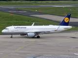 Lufthansa Airbus A320-214 (D-AIUO) at  Cologne/Bonn, Germany