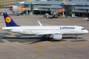 Lufthansa Airbus A320-214 (D-AIUO) at  Dusseldorf - International, Germany