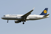 Lufthansa Airbus A320-214 (D-AIUO) at  Frankfurt am Main, Germany