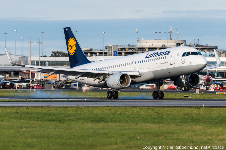 Lufthansa Airbus A320-214 (D-AIUO) | Photo 343373