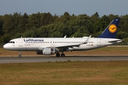 Lufthansa Airbus A320-214 (D-AIUO) at  Hamburg - Fuhlsbuettel (Helmut Schmidt), Germany