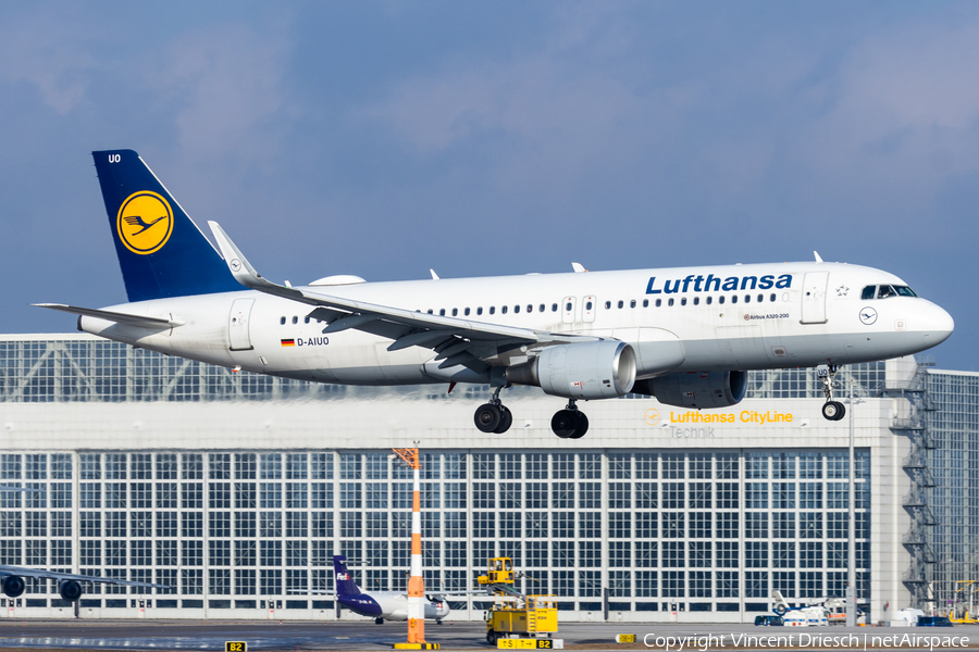 Lufthansa Airbus A320-214 (D-AIUO) | Photo 669782