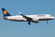 Lufthansa Airbus A320-214 (D-AIUP) at  Frankfurt am Main, Germany