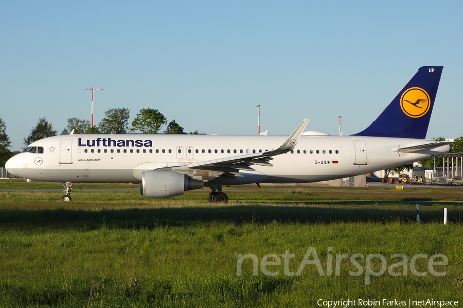 Lufthansa Airbus A320-214 (D-AIUP) | Photo 249968