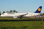 Lufthansa Airbus A320-214 (D-AIUP) at  Hannover - Langenhagen, Germany