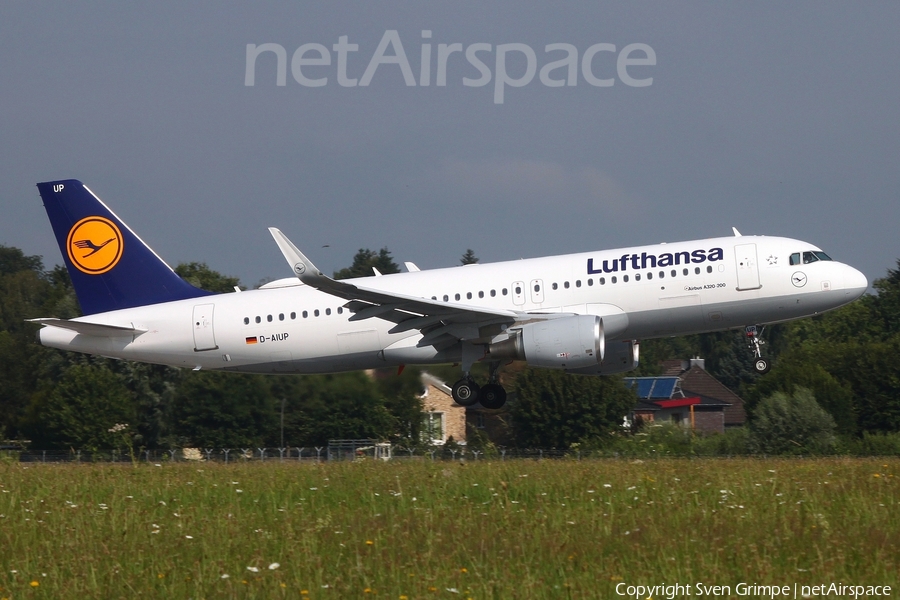 Lufthansa Airbus A320-214 (D-AIUP) | Photo 466440