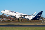 Lufthansa Airbus A320-214 (D-AIUP) at  Hamburg - Fuhlsbuettel (Helmut Schmidt), Germany