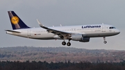 Lufthansa Airbus A320-214 (D-AIUQ) at  Cologne/Bonn, Germany