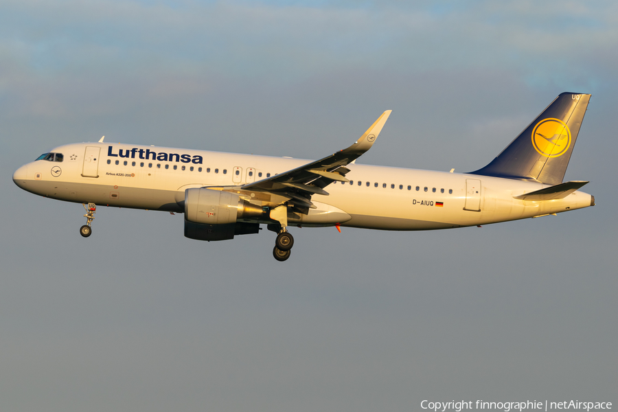 Lufthansa Airbus A320-214 (D-AIUQ) | Photo 479570