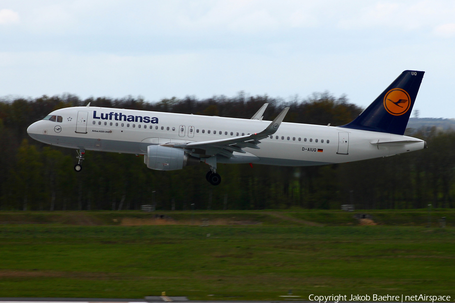 Lufthansa Airbus A320-214 (D-AIUQ) | Photo 161525