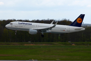 Lufthansa Airbus A320-214 (D-AIUQ) at  Hannover - Langenhagen, Germany