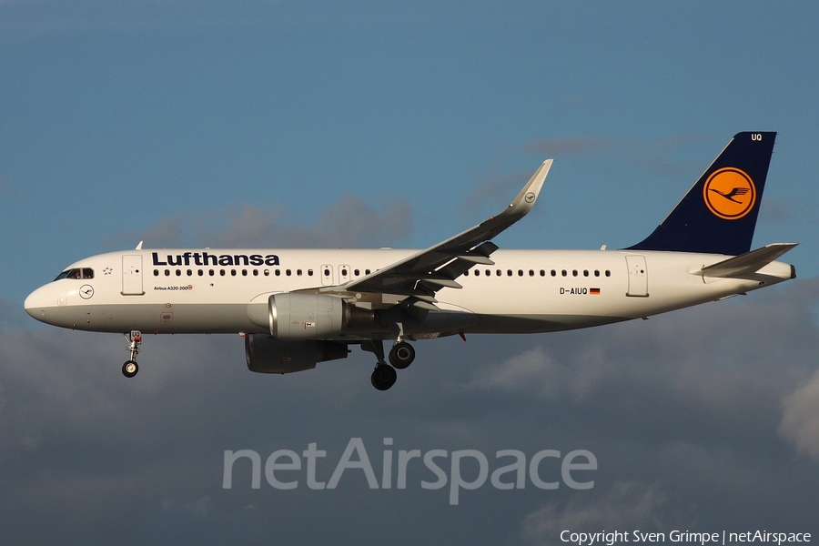 Lufthansa Airbus A320-214 (D-AIUQ) | Photo 157717