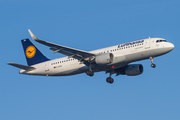 Lufthansa Airbus A320-214 (D-AIUQ) at  Hamburg - Fuhlsbuettel (Helmut Schmidt), Germany