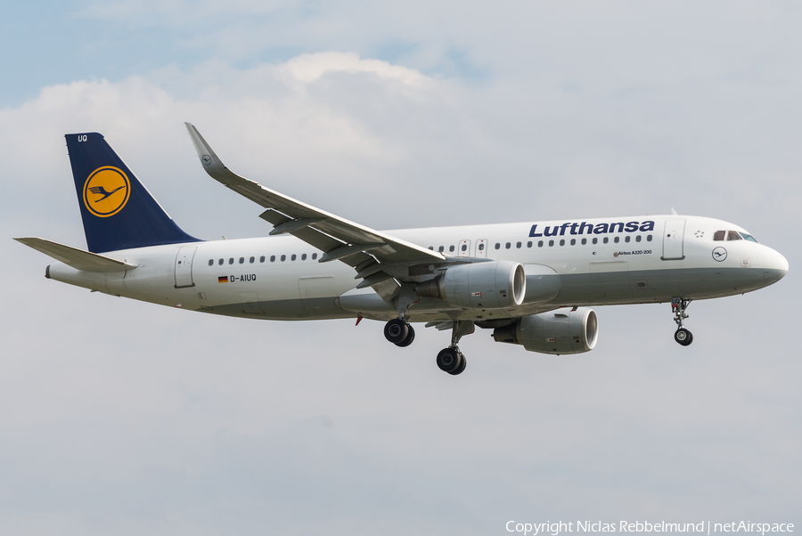 Lufthansa Airbus A320-214 (D-AIUQ) | Photo 264196