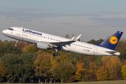 Lufthansa Airbus A320-214 (D-AIUQ) at  Hamburg - Fuhlsbuettel (Helmut Schmidt), Germany