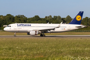 Lufthansa Airbus A320-214 (D-AIUQ) at  Hamburg - Fuhlsbuettel (Helmut Schmidt), Germany