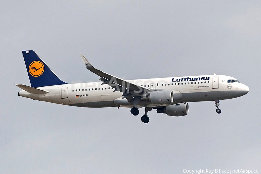 Lufthansa Airbus A320-214 (D-AIUQ) | Photo 479597