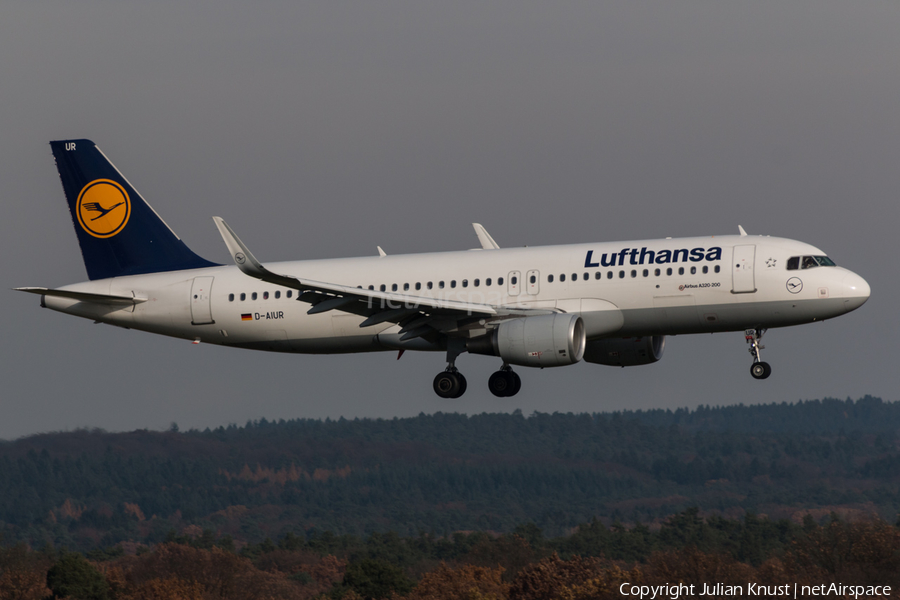 Lufthansa Airbus A320-214 (D-AIUR) | Photo 229847