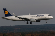Lufthansa Airbus A320-214 (D-AIUR) at  Cologne/Bonn, Germany