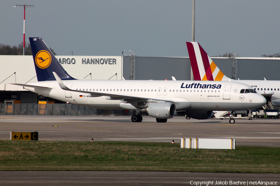 Lufthansa Airbus A320-214 (D-AIUR) | Photo 153657