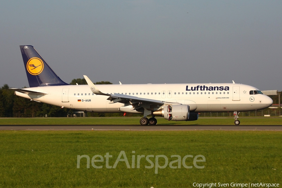 Lufthansa Airbus A320-214 (D-AIUR) | Photo 124375