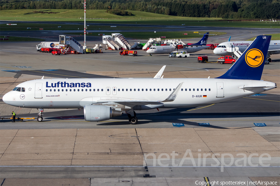 Lufthansa Airbus A320-214 (D-AIUR) | Photo 126603