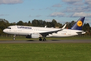 Lufthansa Airbus A320-214 (D-AIUR) at  Hamburg - Fuhlsbuettel (Helmut Schmidt), Germany