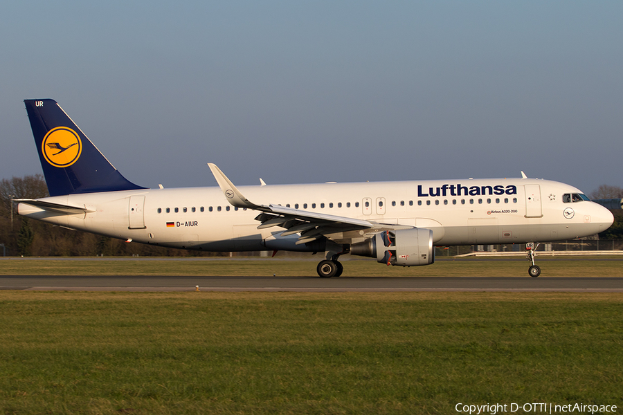 Lufthansa Airbus A320-214 (D-AIUR) | Photo 211234