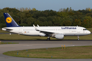 Lufthansa Airbus A320-214 (D-AIUR) at  Hamburg - Fuhlsbuettel (Helmut Schmidt), Germany