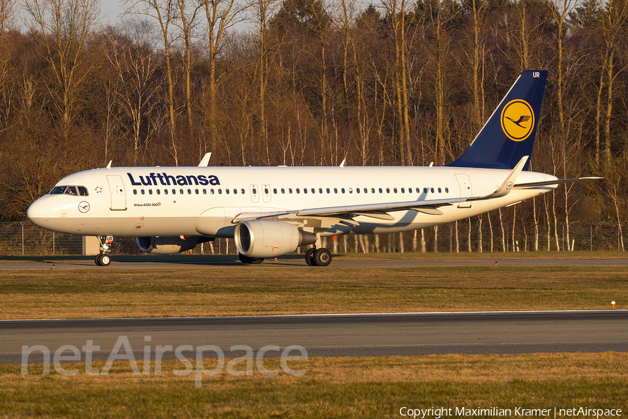 Lufthansa Airbus A320-214 (D-AIUR) | Photo 521301