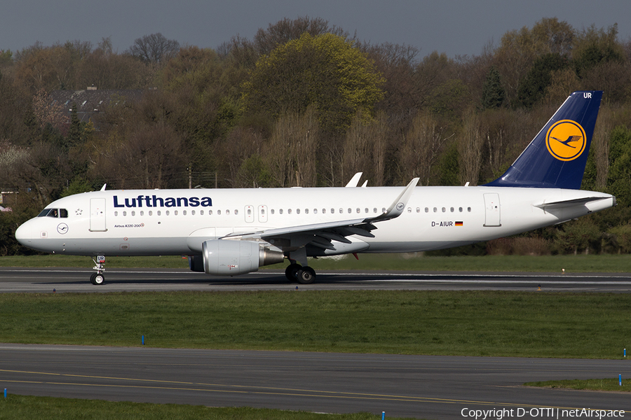 Lufthansa Airbus A320-214 (D-AIUR) | Photo 546546