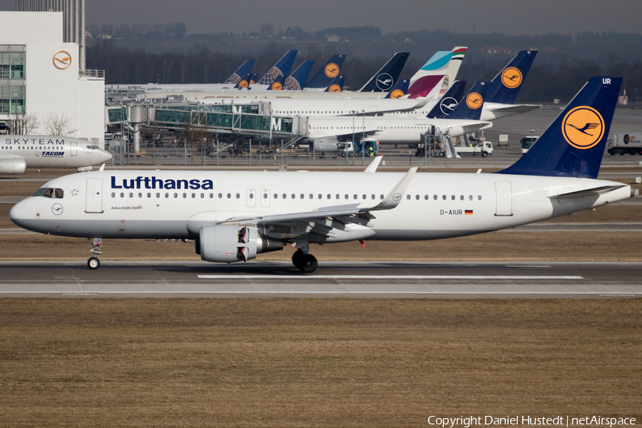 Lufthansa Airbus A320-214 (D-AIUR) | Photo 416825