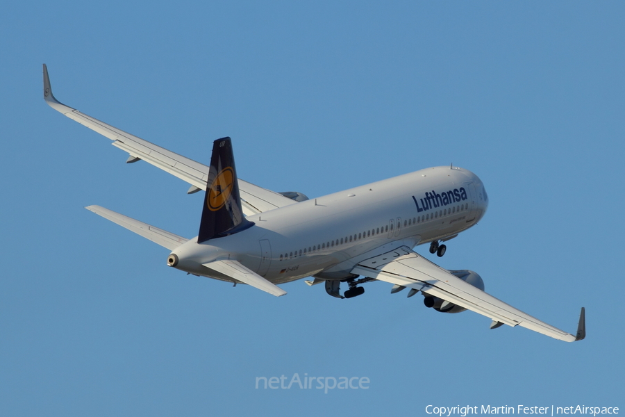 Lufthansa Airbus A320-214 (D-AIUR) | Photo 100821