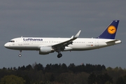 Lufthansa Airbus A320-214 (D-AIUS) at  Hamburg - Fuhlsbuettel (Helmut Schmidt), Germany