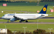 Lufthansa Airbus A320-214 (D-AIUT) at  Amsterdam - Schiphol, Netherlands