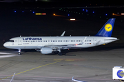 Lufthansa Airbus A320-214 (D-AIUT) at  Cologne/Bonn, Germany
