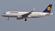 Lufthansa Airbus A320-214 (D-AIUT) at  Dusseldorf - International, Germany