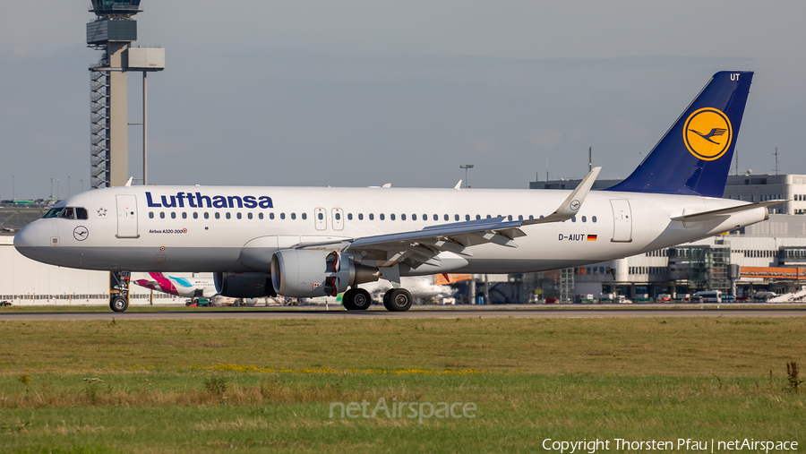 Lufthansa Airbus A320-214 (D-AIUT) | Photo 441261