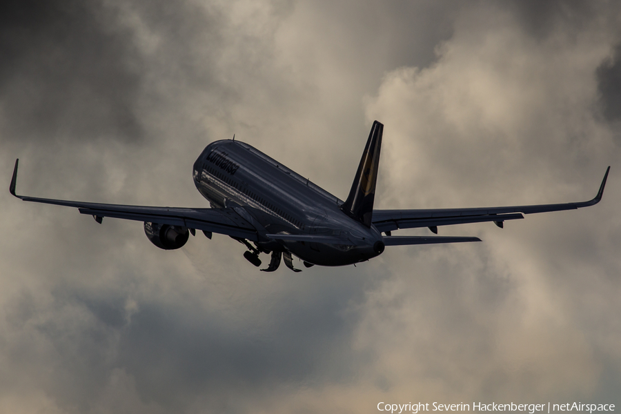 Lufthansa Airbus A320-214 (D-AIUT) | Photo 187560