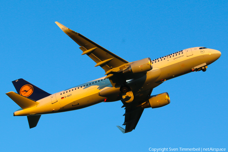 Lufthansa Airbus A320-214 (D-AIUT) | Photo 133443