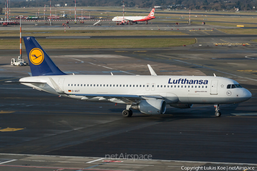Lufthansa Airbus A320-214 (D-AIUT) | Photo 222862