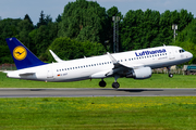 Lufthansa Airbus A320-214 (D-AIUT) at  Hamburg - Fuhlsbuettel (Helmut Schmidt), Germany