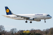 Lufthansa Airbus A320-214 (D-AIUT) at  Hamburg - Fuhlsbuettel (Helmut Schmidt), Germany