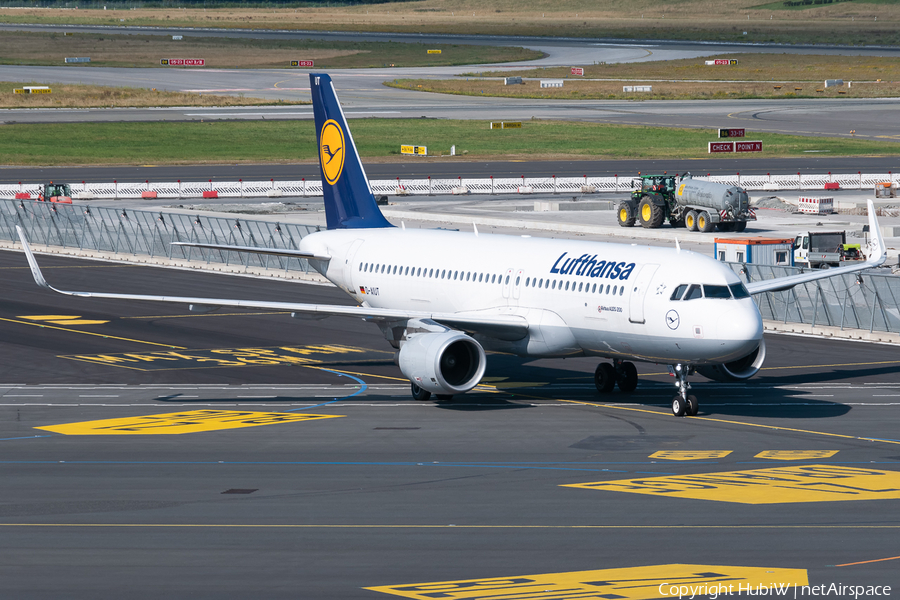 Lufthansa Airbus A320-214 (D-AIUT) | Photo 435859