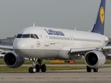 Lufthansa Airbus A320-214 (D-AIUT) at  Manchester - International (Ringway), United Kingdom