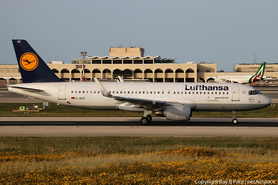 Lufthansa Airbus A320-214 (D-AIUT) | Photo 508026