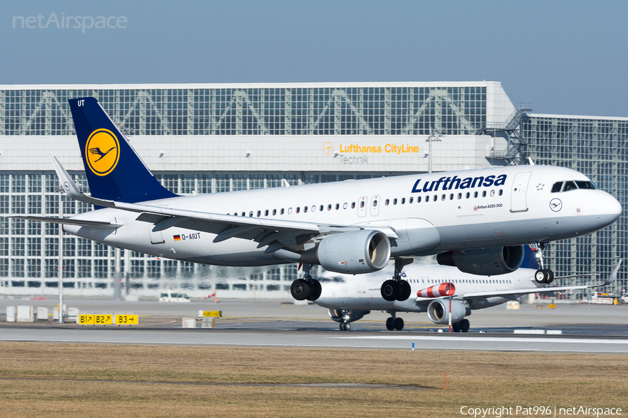 Lufthansa Airbus A320-214 (D-AIUT) | Photo 253614